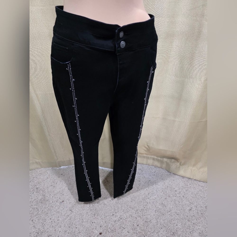 COPPERFLASH Black Pants with Button Detail 16.